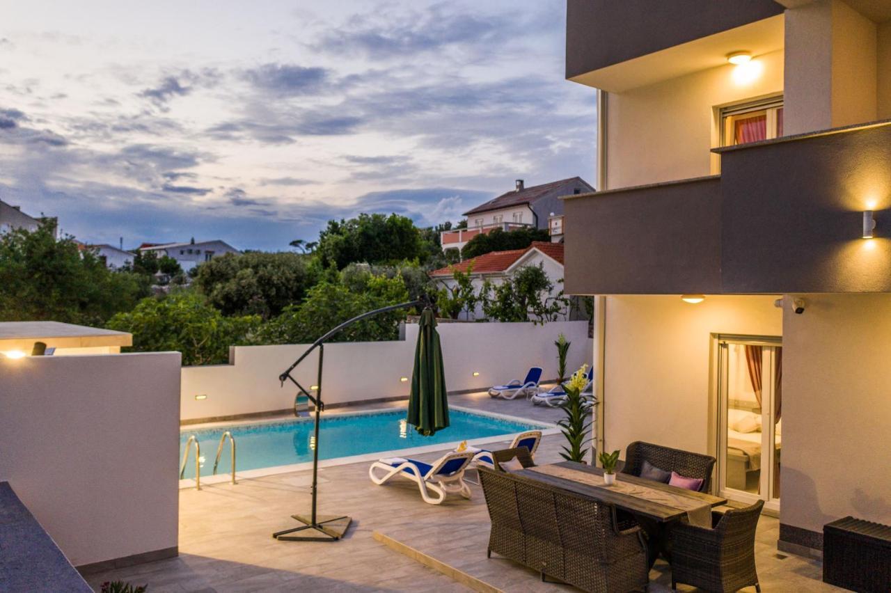 Villa Jana Luxury Apartments Novalja Exterior photo