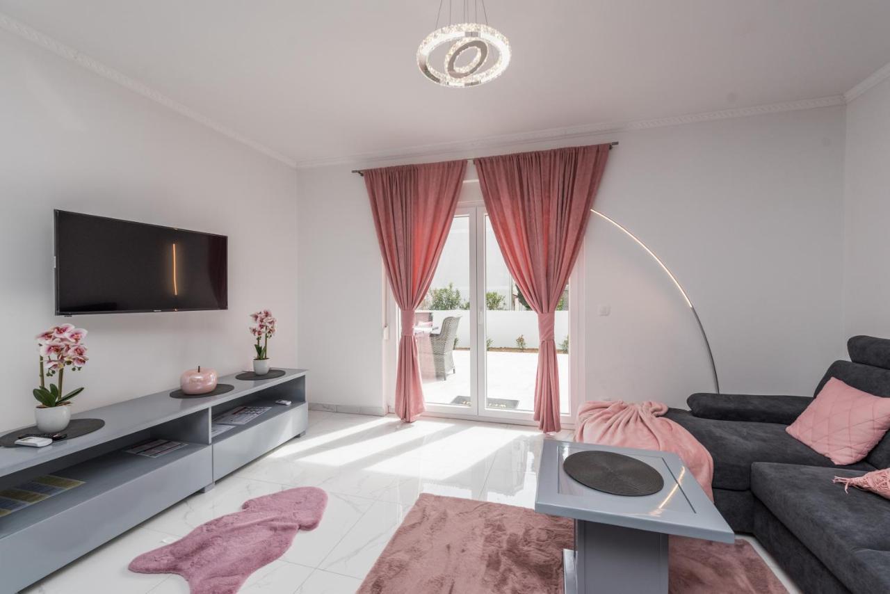 Villa Jana Luxury Apartments Novalja Exterior photo