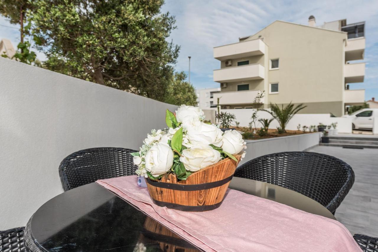 Villa Jana Luxury Apartments Novalja Exterior photo