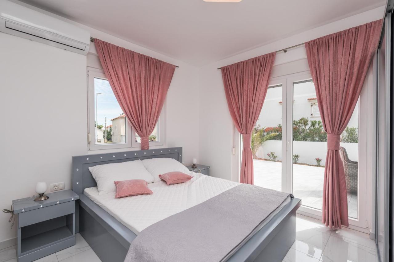 Villa Jana Luxury Apartments Novalja Exterior photo